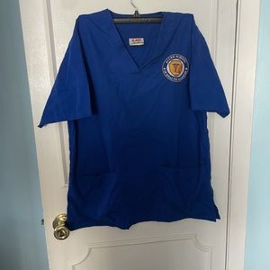 XS womens allen school blue logo patch scrub top v neck